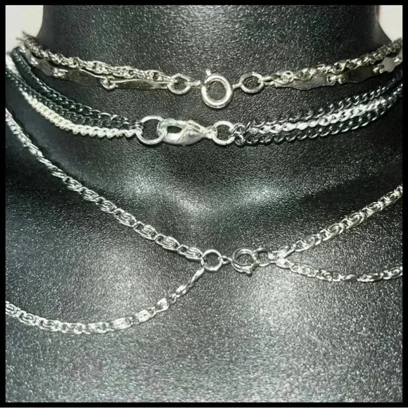 Lot of silver and black jewelry- necklaces, bracelets, earrings - Picture 12 of 16